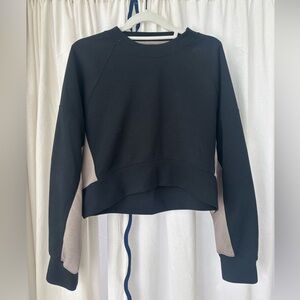 Abercrombie YPB Black & Tan Cropped Crewneck! (Comfy Dri-Fit material)